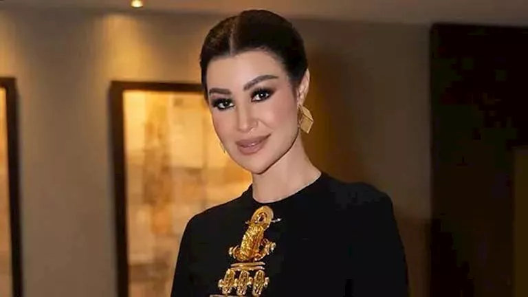 مش مناسب.. ناقد موضة يعلق على إطلالات أروى جودة في الجونة