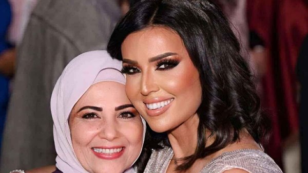 الإعلامية ريهام إبراهيم تحتفل بزفاف شقيقها.. وعبد الباسط حمودة يحيي الحفل