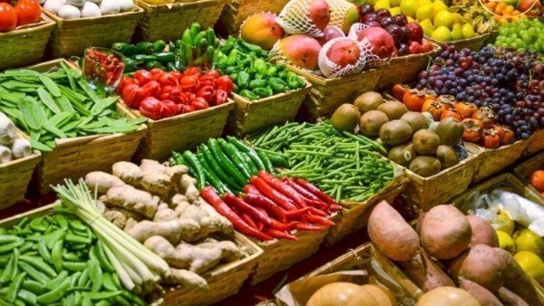 كيلو الطماطم بـ17.5 جنيه.. أسعار الخضروات والفاكهة في سوق العبور اليوم