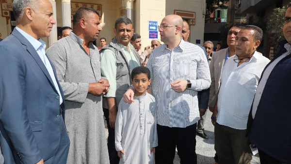 محافظ بني سويف يستمع لمطالب وشكاوى المواطنين.. ويوجه بدراستها والعمل على حلها