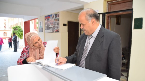 وكيل تعليم بورسعيد يتابع انتظام العملية التعليمية بمدرسة الشهيد البطل السيد  عبد العال| صور