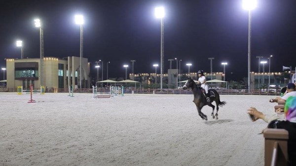 انطلاق البطولة الدولية لقفز الموانع بملاعب وادي الفروسية في الفسطاط.. فيديو