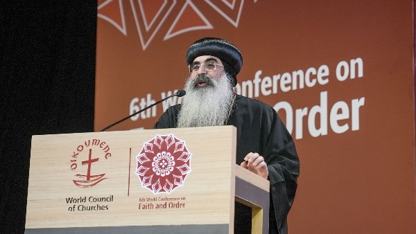 وحدة الإيمان تقوم على القداسة والجامعة والرسولية|صور