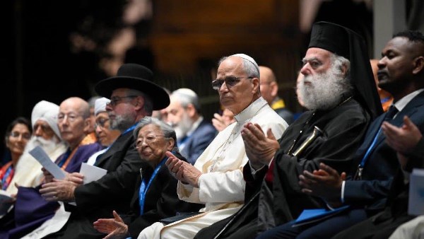 السلام وحده مقدس والحرب جريمة ضد الله والإنسان