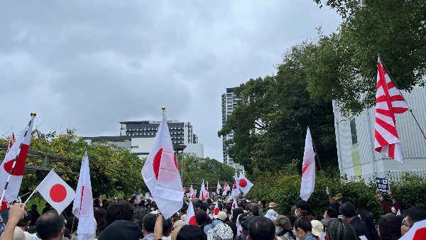 احتجاجات غير مسبوقة ضد المهاجرين تجتاح اليابان