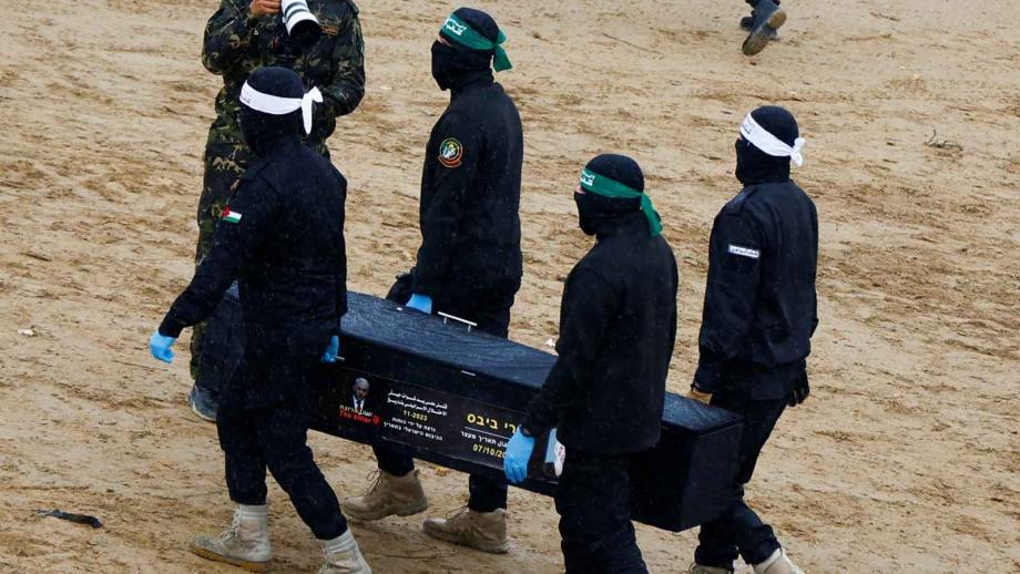 الاحتلال يوقف الجولات المشتركة بين حماس والصليب الأحمر داخل الخط الأصفر للبجث عن جثث اسرى