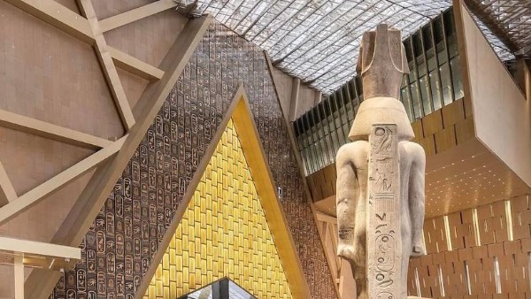 المتحف المصري الكبير يسجل أرقاما قياسية والإقبال كبير