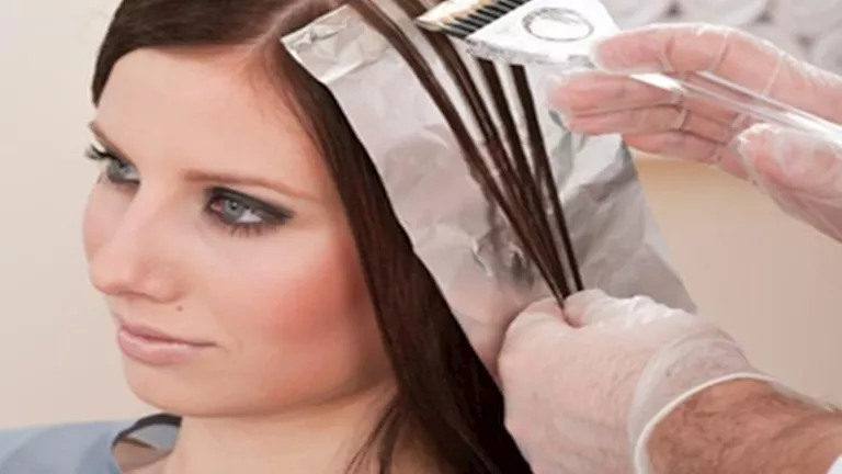 كيف تحمي نفسك من مخاطر صبغات الشعر الدائمة؟