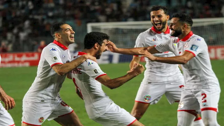 نجم منتخب تونس يوجه رسالة غامضة قبل مواجهة البرازيل