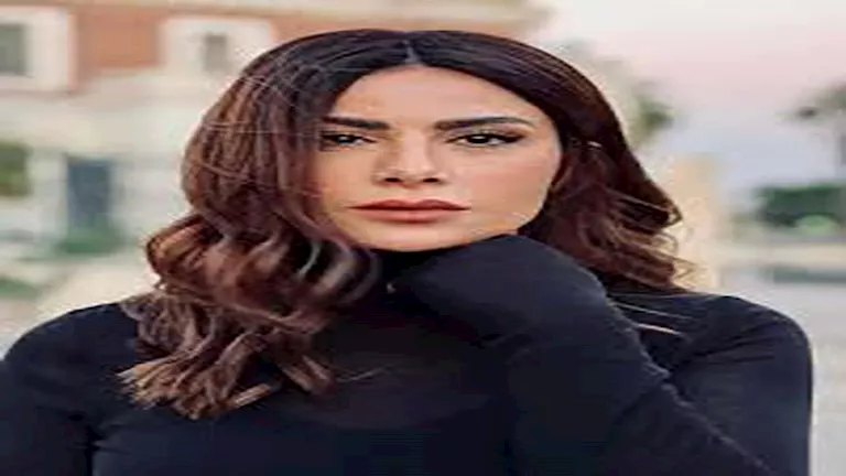 صبا مبارك تخطف الأنظار بلوك جريء.. تفاصيل الإطلالة