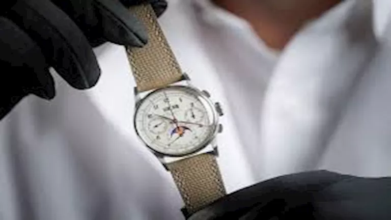 “أغلى من الذهب”.. ساعة تباع بـ أكثر من 17 مليون دولار في 10 دقائق