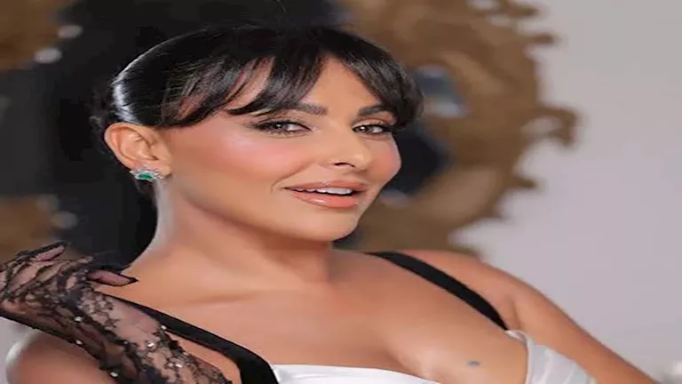 إطلالة غير موفقة.. خبير موضة ينتقد إطلالة ميس حمدان في القاهرة السينما