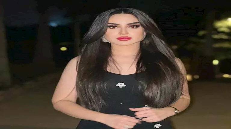 بالخرزة الزرقاء.. زوجة محمد عواد تنشر صورا جديدة وتعلق