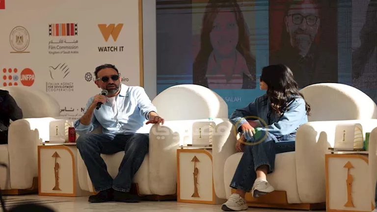 بالصور| عمرو سلامة يشارك بندوة “سينما المراهقين”.. ودكتورة نفسية: الجي