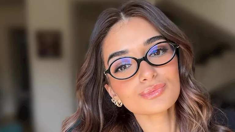 بـ”نظارة طبية”.. ملك أحمد زاهر تنشر جلسة تصوير وهشام جمال يعلق (صور)