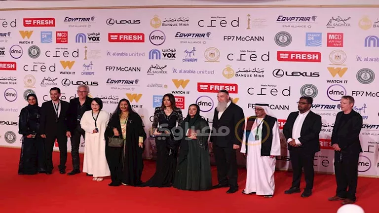 صناع فيلم “الأشياء التي تقتلها” على “ريد كاربت” القاهرة السينمائي