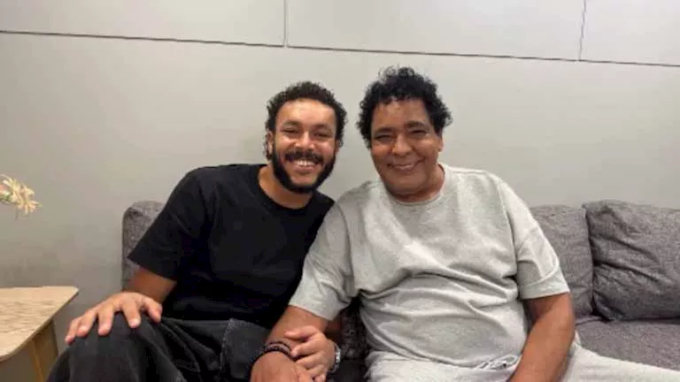 ويجز يُعلق على صورته مع محمد منير .. ماذا قال؟