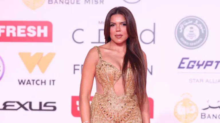 ناهد السباعي تتألق على ريد كاربت مهرجان القاهرة السينمائي