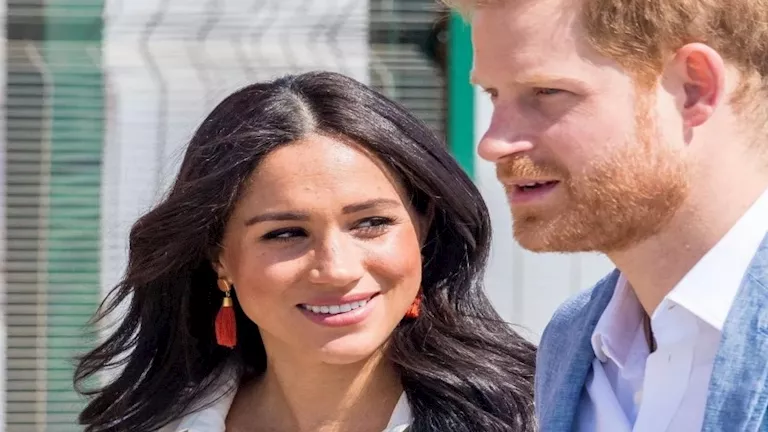 ماذا كتب هاري وميجان إلى المنجمة الأسترالية؟