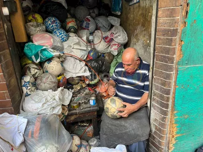 صانع الكرات مصطفى محمود