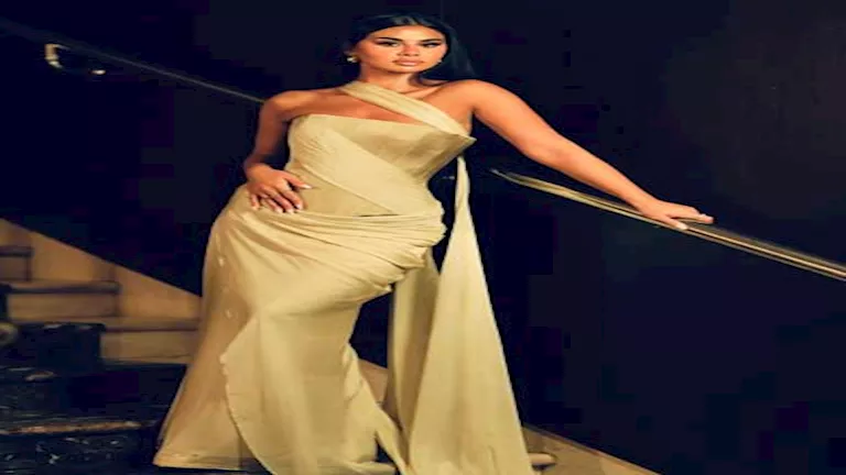 منة عرفة تنشر صورًا من مشاركته في حفل “The best”