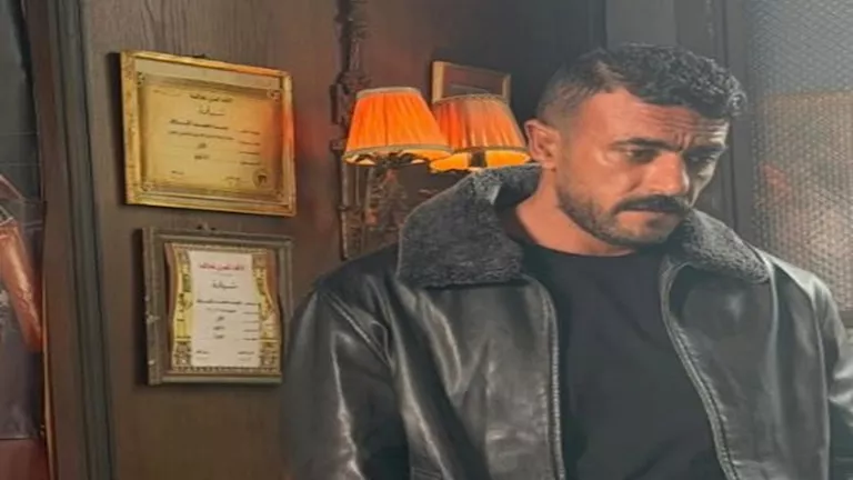 الجاكت الأكثر طلبا”..أحمد العوضي ينشر صورة من كواليس “علي كلاي