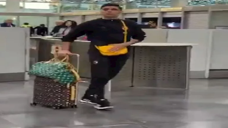 7 صور ترصد ألوان “شنط” بن شرقي المثيرة للجدل على السوشيال ميديا