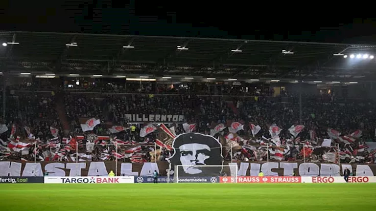 “توقف”..قصة أزمة ارتباط نشيد نادي سانت باولي بالنازية