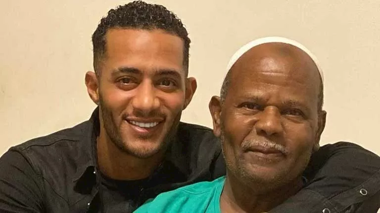 محمد عدوية: بقلوب حزينة بنودع والد صديقي النجم محمد رمضان