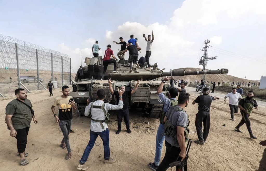 إسرائيل تنتقم بوحشية من آسري «رهائن 7 أكتوبر» وعائلاتهم