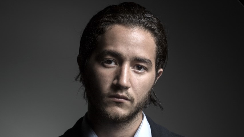 أحرص على التعلم من الانتقادات في عملي.. فيديو