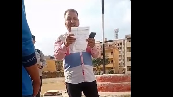 المدير طرد الطلاب وسقطهم بسبب المصروفات.. ماذا حدث بمدرسة طنطا وكيف تحركت التعليم؟ المدير طرد الطلاب وسقطهم بسبب المصروفات.. ماذا حدث بمدرسة طنطا وكيف تحركت التعليم؟