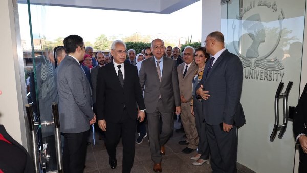 محافظ المنيا ورئيس الجامعة يتفقدان مبنى الإسكان الفندقي الجديد بالجامعة