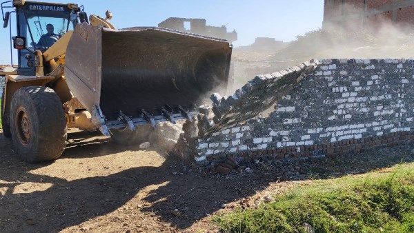 محافظ أسيوط: إزالة 16 حالة تعد على أراضي زراعية ومتغيرات مكانية