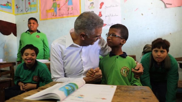 محافظ أسوان يتفقد مدرسة التربية الفكرية .. صور محافظ أسوان يتفقد مدرسة التربية الفكرية .. صور
