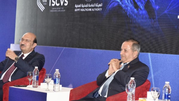 محافظ بورسعيد يشهد فعاليات المؤتمر السنوي للجمعية المصرية لجراحة القلب والصدر محافظ بورسعيد يشهد فعاليات المؤتمر السنوي للجمعية المصرية لجراحة القلب والصدر