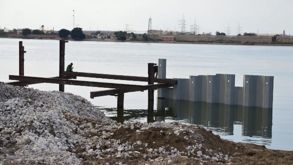 بورسعيد | الانتهاء من أعمال بناء 5 بنتونات من كوبري النصر العائم الجديد بنسبة إنجاز قدرها 30% بورسعيد | الانتهاء من أعمال بناء 5 بنتونات من كوبري النصر العائم الجديد بنسبة إنجاز قدرها 30%