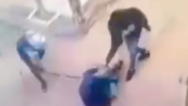 عاطلان يعاكسان فتاة ويعتديان على والدها بسلاح أبيض فى البحيرة