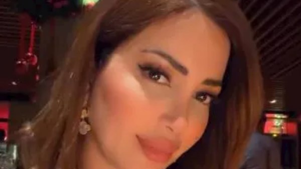 للنشر ٥ ونص … نسرين طافش تتألق في أجواء الكريسماس بلندن