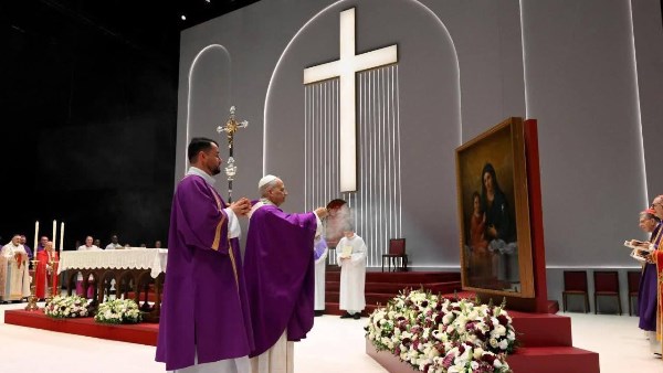 البابا لاون من تركيا يُوجّه نداءً إلى بناء جسور الوحدة داخل الكنيسة ومع سائر المسيحيين