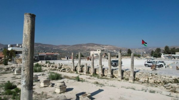 مسئول فلسطيني يحذر من استيلاء الاحتلال على «سبسطية» بالضفة الغربية مسئول فلسطيني يحذر من استيلاء الاحتلال على «سبسطية» بالضفة الغربية