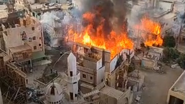 قيادات أمن الجيزة في موقع حريق ستوديو مصر