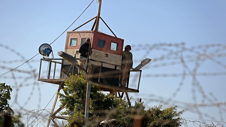 مؤرخ إسرائيلي يدعو إلى “حوار مباشر” مع القاهرة لضبط التهريب عبر الحدود