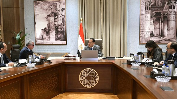 رئيس الوزراء يتابع مستجدات العمل بالمنطقة الاقتصادية لقناة السويس
