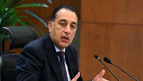 مدبولي: بدء تشغيل الكارت الموحد في صرف السلع التموينية والخبز في محافظة بورسعيد