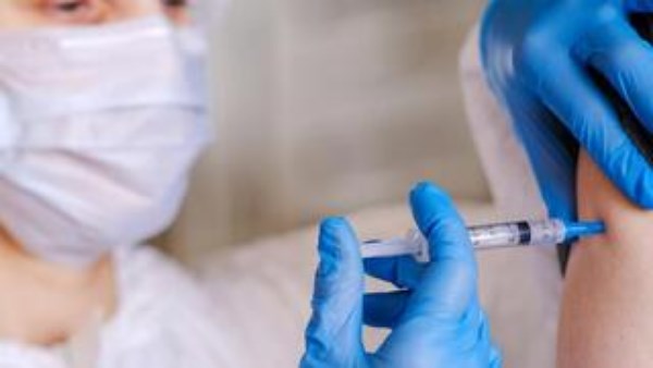 بعد وفاة 10صغار.. تحذير شديد اللهجة من FDA الأمريكية عن لقاحات كورونا