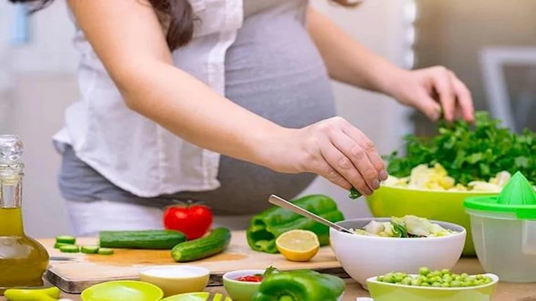 بعد عدة أشهر.. امرأة كادت تفقد حياتها بسبب نظام غذائي صارم