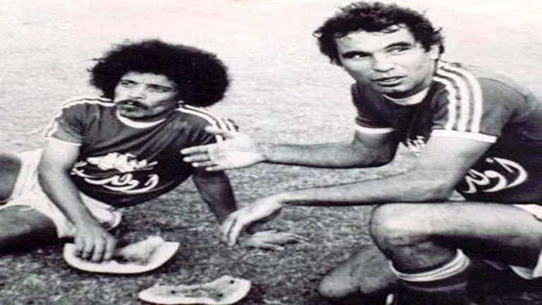 نجم الأهلي السابق يتوقع طرفي نهائي كأس الأمم الافريقية