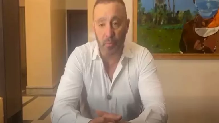 السقا يوجه رسالة باللغة الإنجليزية لإدارة ليفربول بسبب محمد صلاح