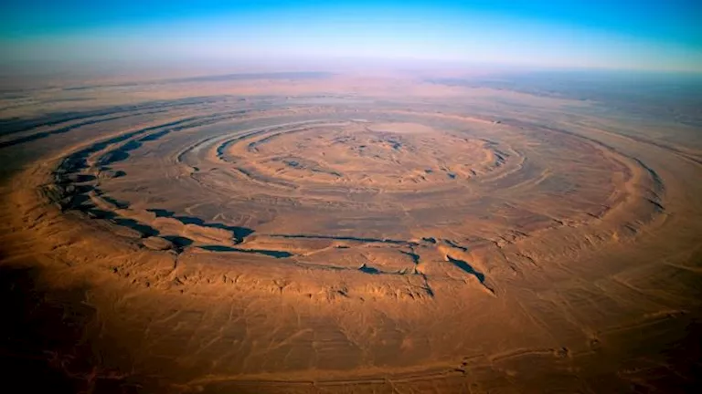 جائب تكشف الوجه الأكثر غرابة لكوكب الأرض